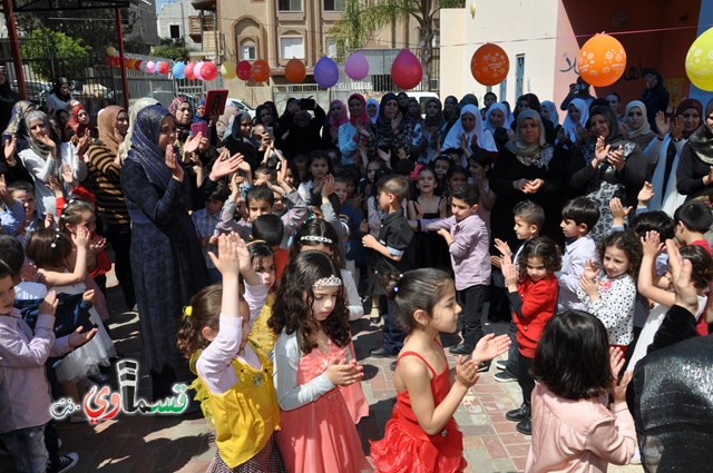 كفرقاسم – فيديو: بساتين الامل, السلام , والمحبة تحتفل بعيد الام على انغام عمو انس وجوقته ..
